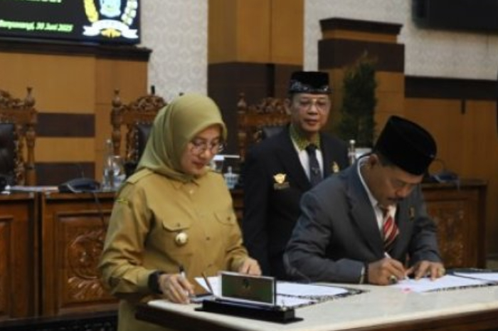 DPRD Banyuwangi Sahkan P-APBD 2025, Fokus pada Efisiensi dan Antisipasi Krisis Global