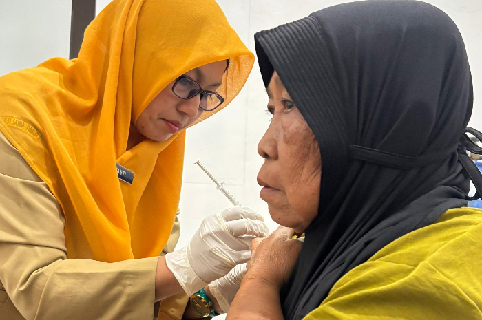 Inovasi Baru RSUD Genteng Terbitkan Sertifikat Vaksinasi yang Diakui Global