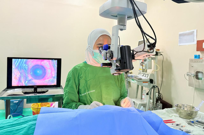Operasi Katarak Tanpa Jahitan di RSUD Genteng, Selesai Kurang dari 30 Menit