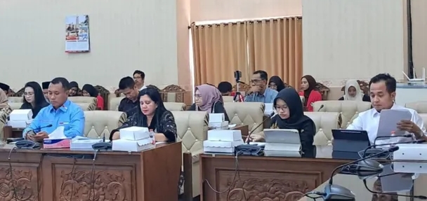 Rapat Lanjutan BANGGAR DPRD Banyuwangi Matangkan RAPB Tahun Anggaran 2026