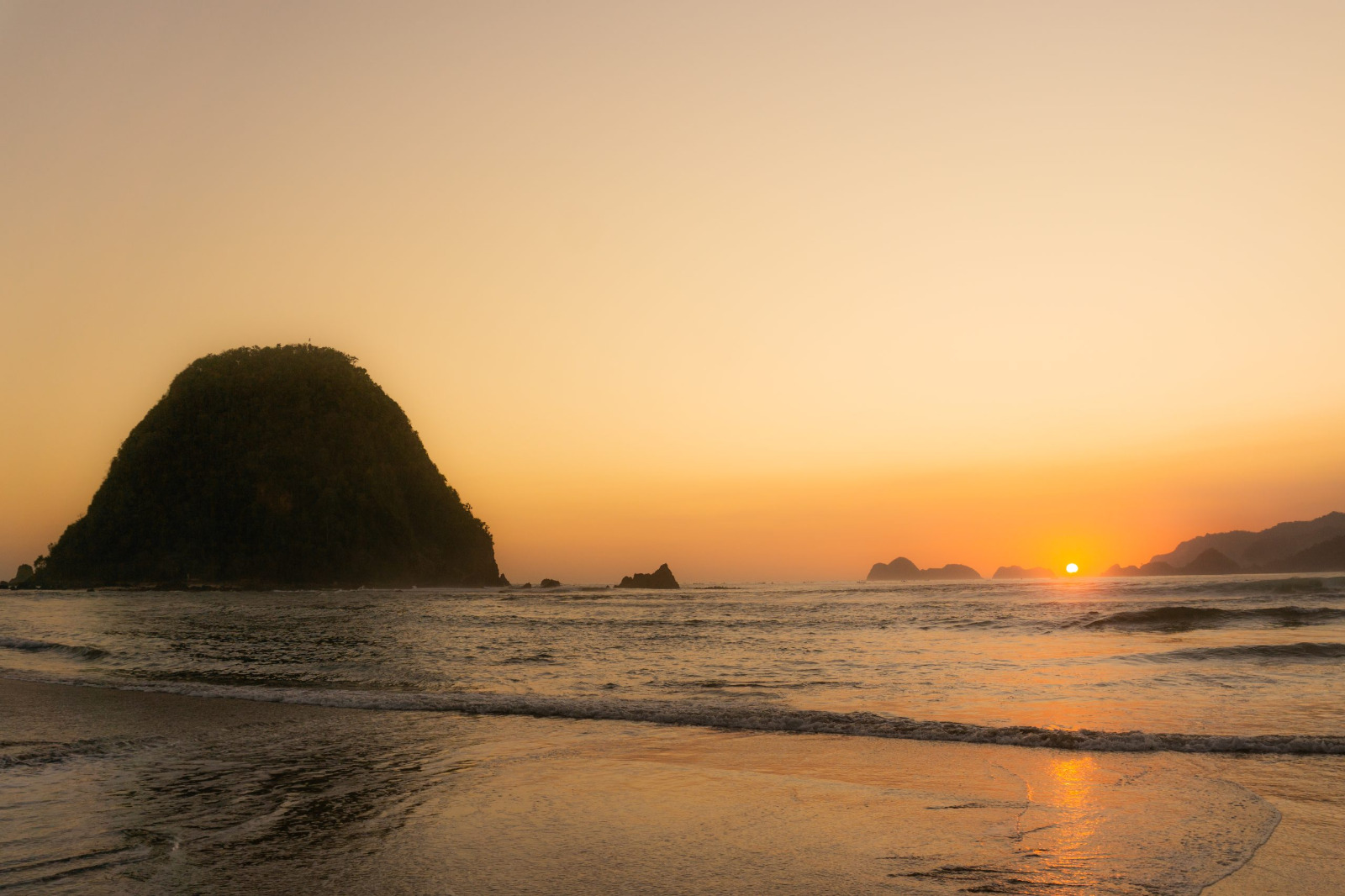 Pelaksanaan Blasting Tambang Emas PT BSI di Pulau Merah, DLH: Terencana dan Terukur