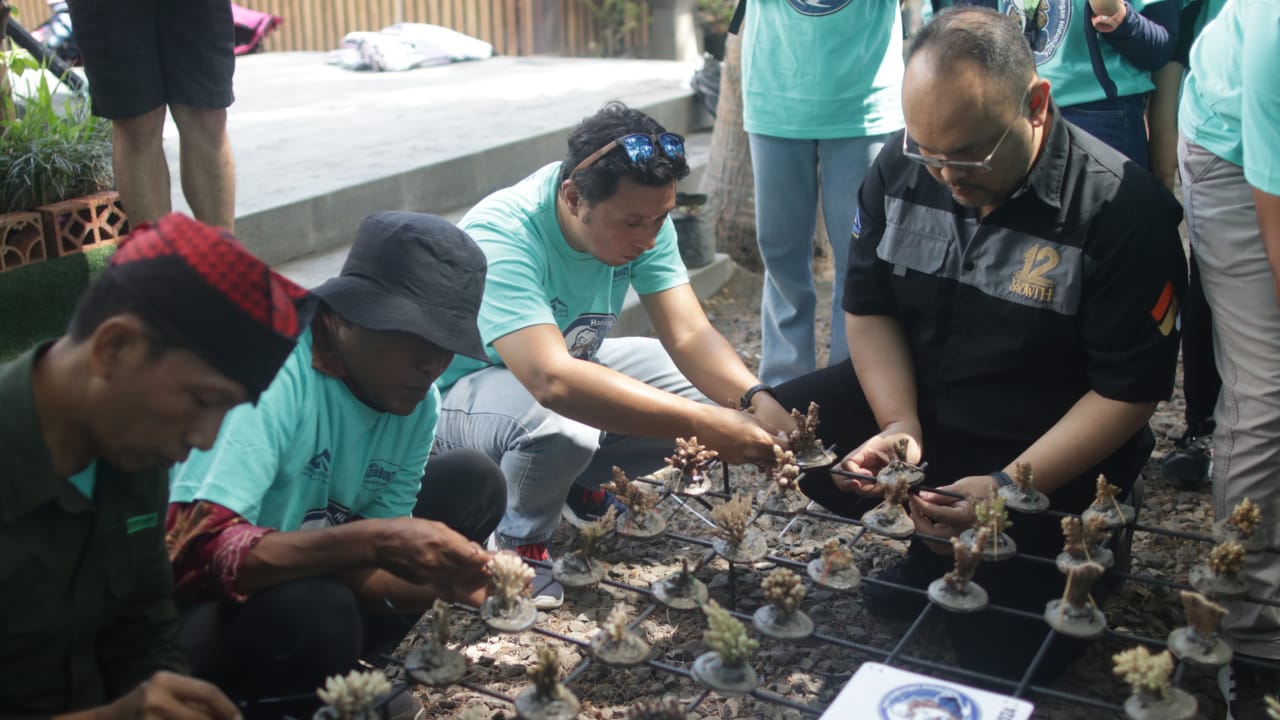 PT BSI Dukung Konservasi Laut Banyuwangi dengan Transplantasi Terumbu Karang