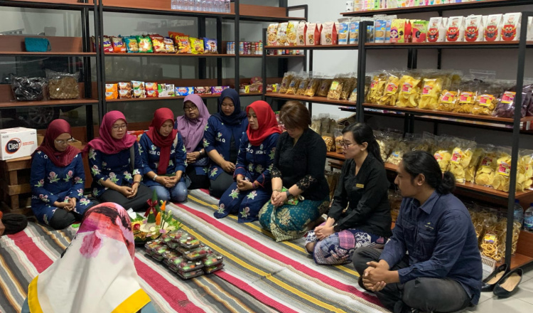 Store UKM Center Q Resmi Dibuka, PT BSI Bantu UMKM Pesanggaran Perluas Pasar